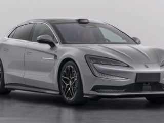 BYD Pamer Sedan Listrik Super Jarak Jauh, Yangwang U7 Klaim Tembus 1.000 Km Sekali Cas