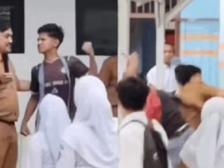 Kronologi Lengkap Guru SMKN 3 Tanjab Timur Dikeroyok Siswa, Berujung Laporan ke Polisi
