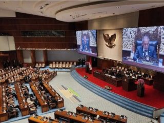 Rapat Paripurna DPR Resmi Setujui Adies Kadir Jadi Hakim Konstitusi Usulan DPR