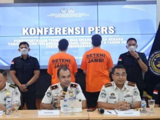 Imigrasi Jambi Deportasi Dua WNA Asal Yaman, Terbukti Coba Ajukan Paspor RI Secara Ilegal