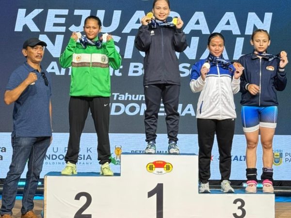 Lifter Jambi Juliana Klarisa Borong 3 Emas di Kejurnas Angkat Besi 2026 Bandung