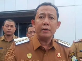 Jalan Rusak di Muaro Jambi Jadi Sorotan, Bupati Bambang Bayu Suseno Pastikan Perbaikan Bertahap